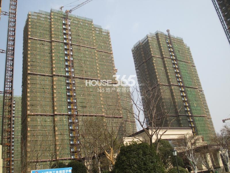 融科瑷颐湾南侧施工实景图（目前楼幢号未定） 2015年2月摄