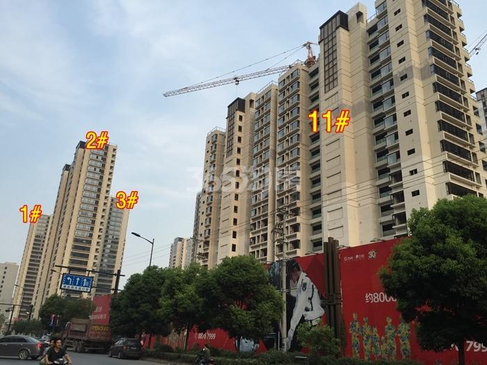 万科北宸之光一期1、2、3、11号楼实景图 2015年7月摄