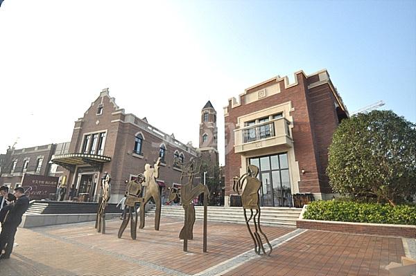 金地浅山艺境售楼处实景图